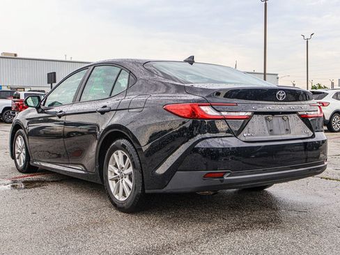 Used 2025 Toyota Camry LE FWD image 4