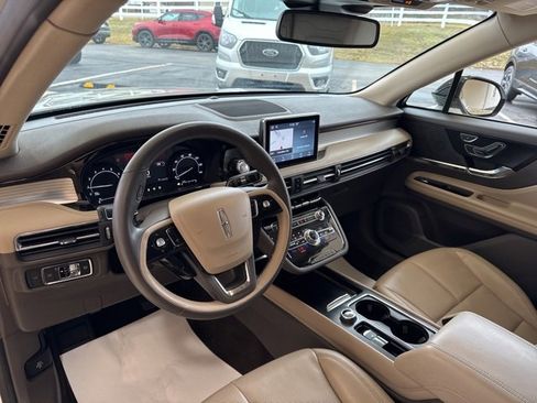 Used 2022 Lincoln Corsair AWD w/ Equipment Group 101A image 10