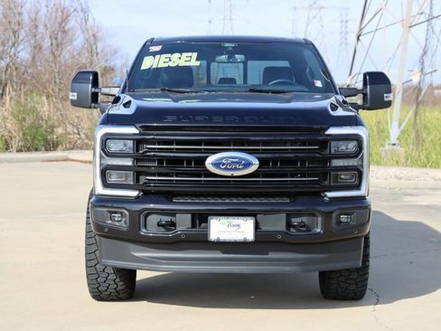 Used 2025 Ford F250 Platinum image 2