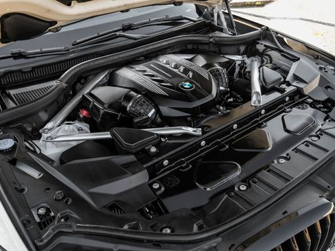 Used 2021 BMW X5 M50i image 66