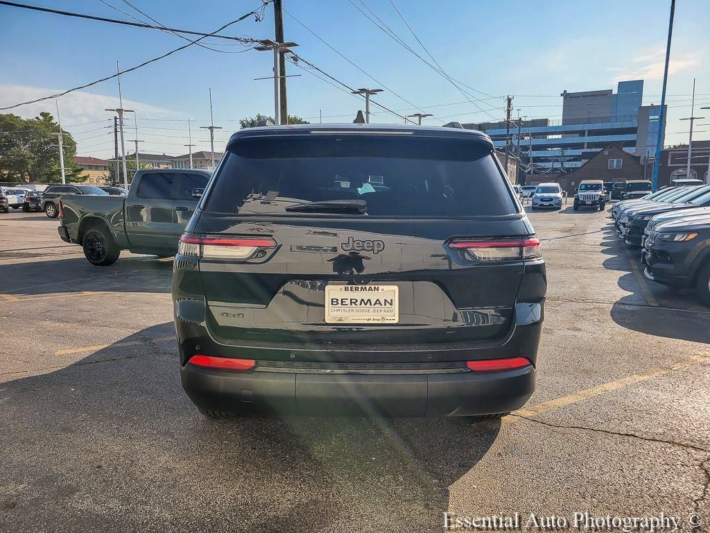 Certified 2025 Jeep Grand Cherokee L Laredo AWD/4WD image 12