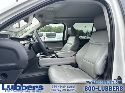Used 2025 Ford Expedition Max Active RWD image 11