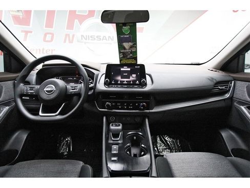 Used 2022 Nissan Rogue S image 7