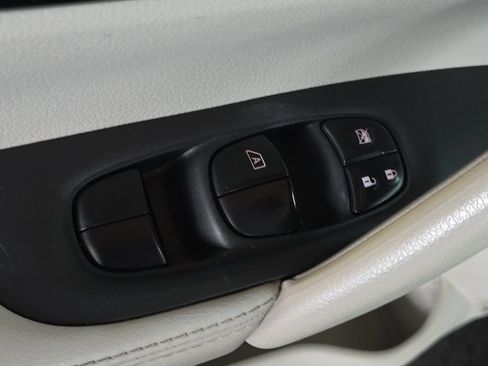 Used 2017 Nissan Rogue Sport SV image 14