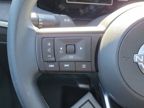 Certified 2025 Nissan Kicks SV image 22