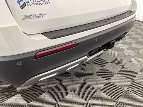 Used 2023 Ford Explorer XLT w/ Equipment Group 202A image 6