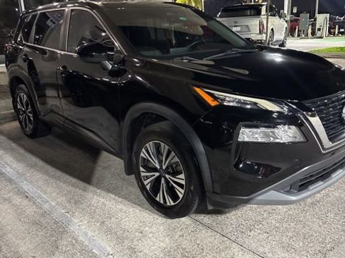 Used 2022 Nissan Rogue SV image 5