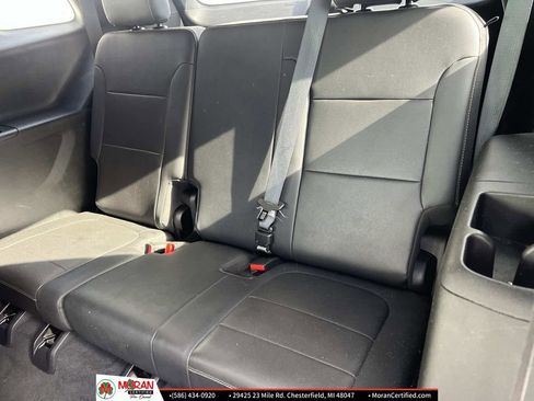 Used 2023 Chevrolet Traverse Premier w/ Redline Edition image 13