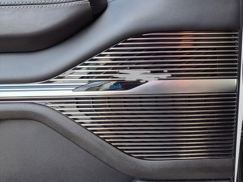 Used 2023 Jeep Grand Wagoneer 4WD image 19