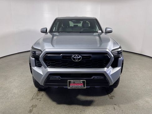 Certified 2025 Toyota Tacoma TRD Off-Road image 8