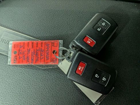Used 2023 Toyota Tacoma TRD Sport w/ Advanced Technology Package AWD/4WD image 30