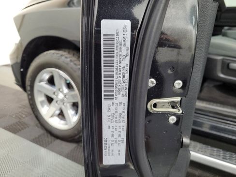 Used 2017 RAM 1500 Express w/ Express Value Package AWD/4WD image 33