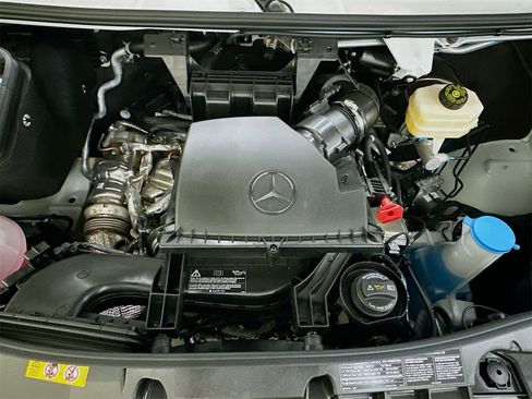 Used 2025 Mercedes-Benz Sprinter 2500 image 12