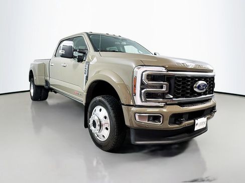 Used 2026 Ford F450 Platinum w/ Platinum Plus Package AWD/4WD image 3