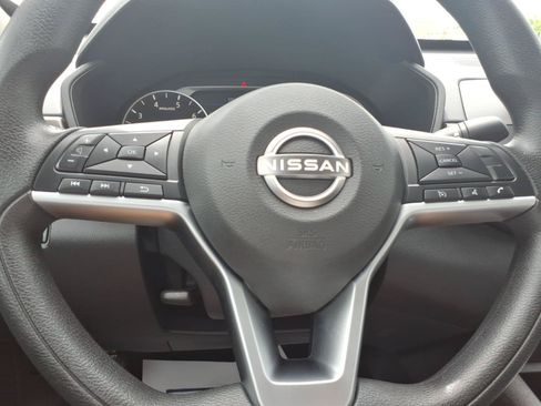 Used 2024 Nissan Altima 2.5 SV FWD image 19