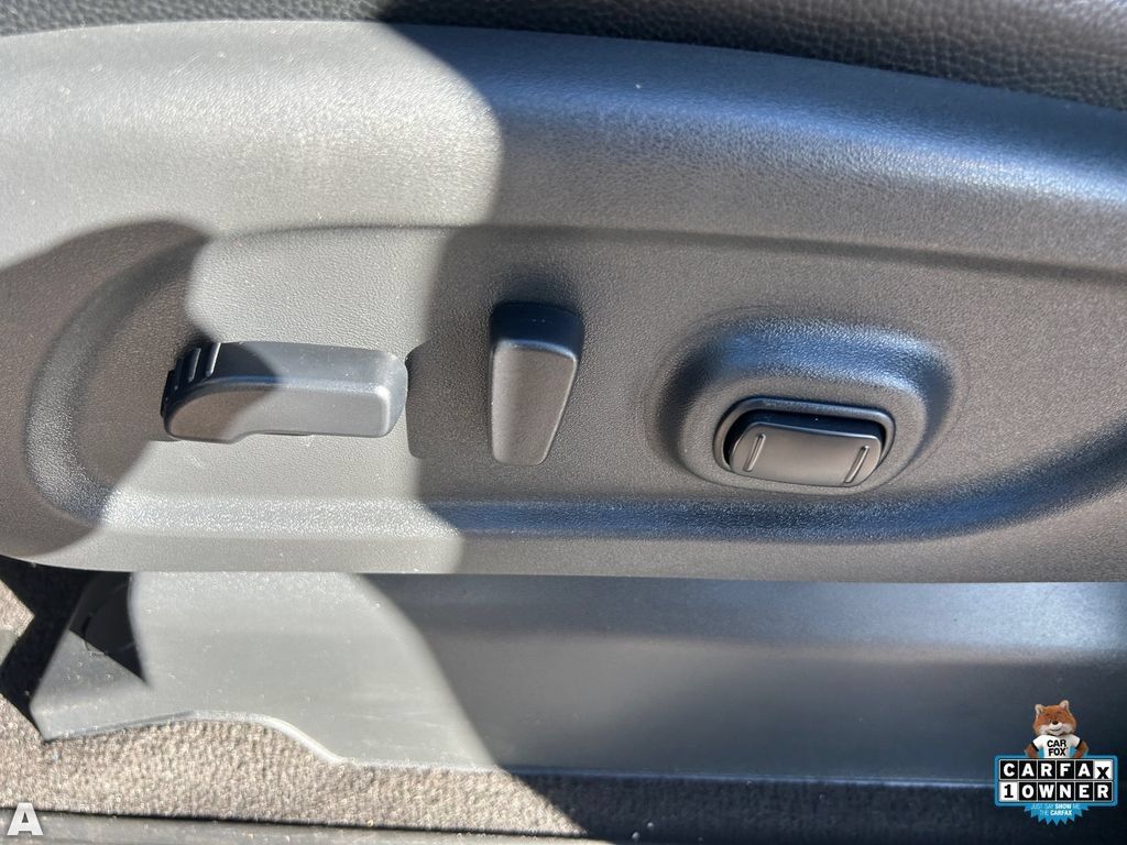 Used 2019 Nissan Titan SL w/ Midnight Edition AWD/4WD image 22