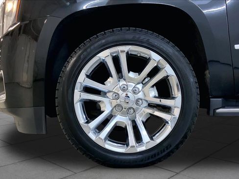 Used 2017 GMC Yukon SLT w/ Premium Edition AWD/4WD image 10