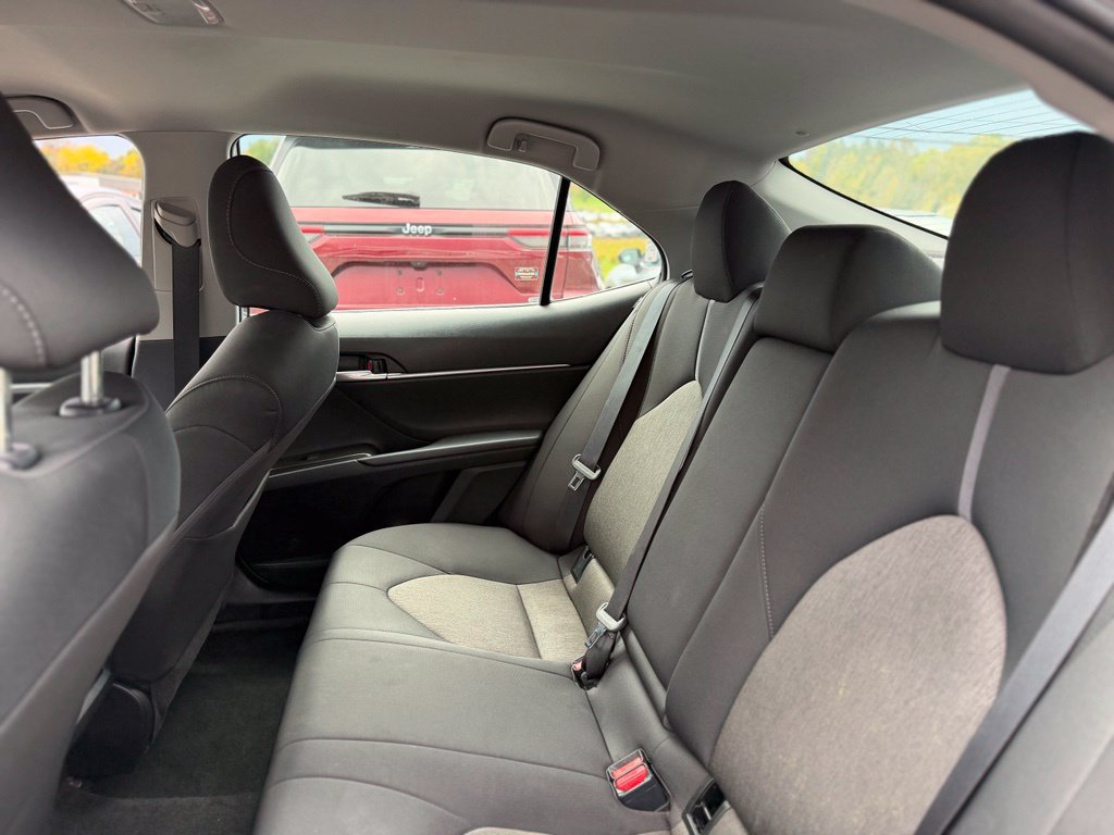 Used 2024 Toyota Camry LE FWD image 5