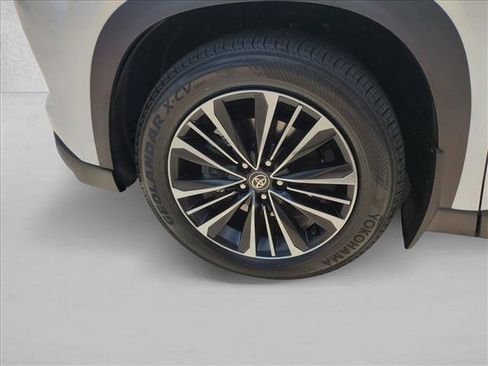 Used 2026 Toyota Grand Highlander AWD Hybrid image 25