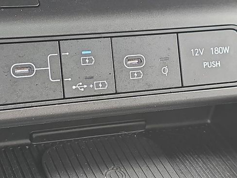 Used 2024 Hyundai Kona Limited FWD image 28
