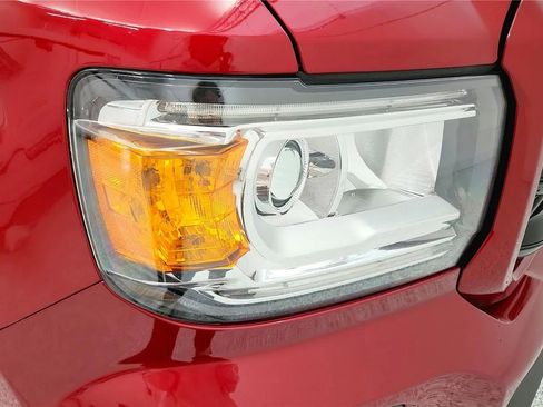 Used 2020 GMC Canyon SLE w/ Elevation Edition image 14