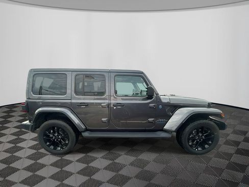 Used 2025 Jeep Wrangler Unlimited Sahara image 4