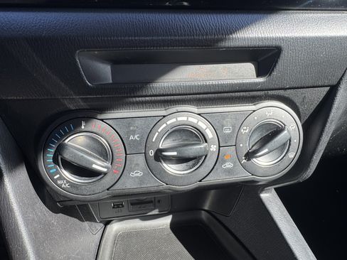 Used 2015 MAZDA MAZDA3 i Touring image 26