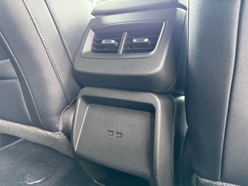 New 2025 Chevrolet Equinox EV LT AWD/4WD image 15