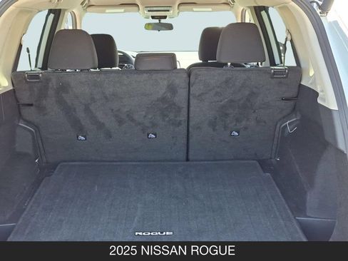 Used 2025 Nissan Rogue SV FWD image 23