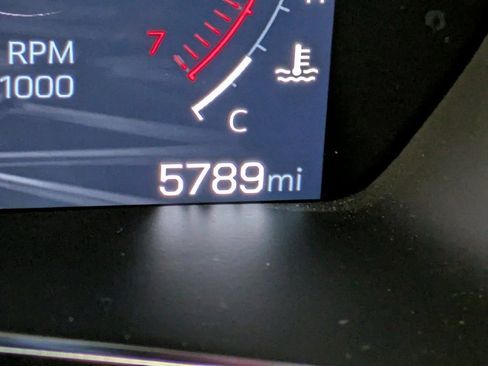 Used 2024 GMC Canyon AT4 image 17