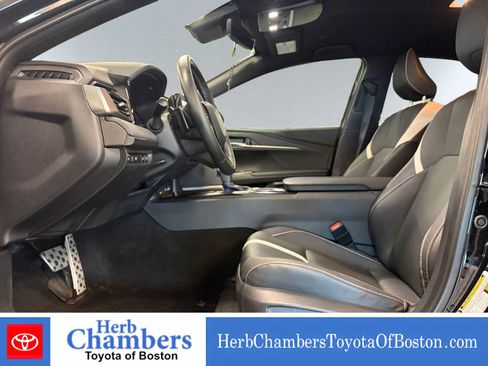 Used 2025 Toyota Camry SE w/ Convenience Package AWD/4WD image 7