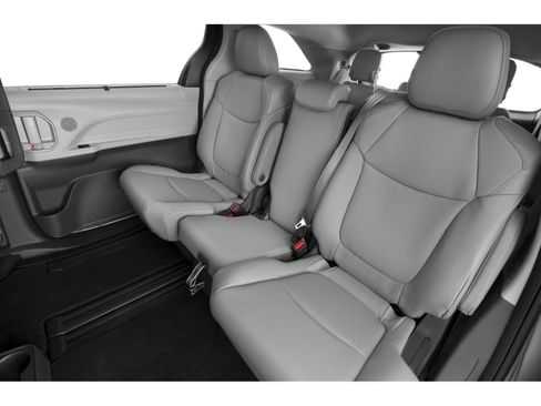 Used 2021 Toyota Sienna XLE w/ XLE Plus Package AWD/4WD image 8