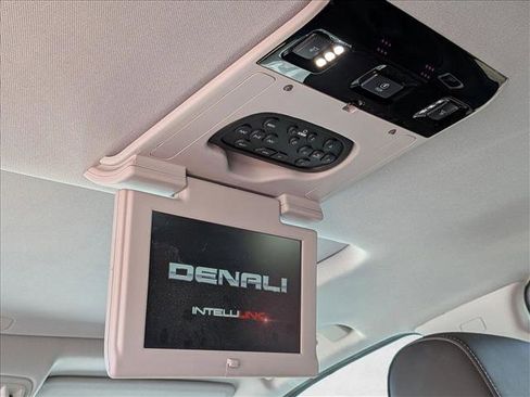 Used 2019 GMC Yukon Denali w/ Denali Ultimate Package image 10