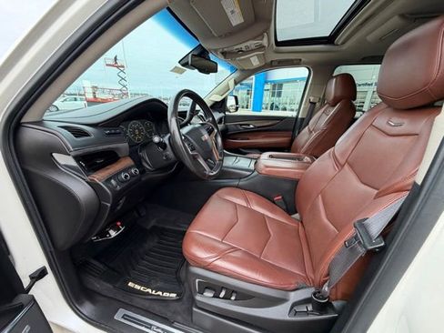 Used 2015 Cadillac Escalade ESV Premium image 12