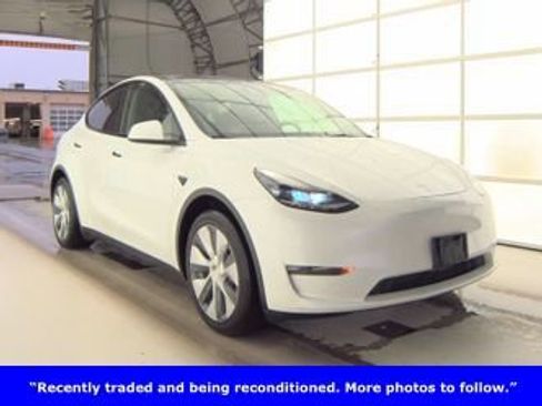 Used 2023 Tesla Model Y Long Range AWD/4WD image 1
