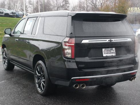 Used 2024 Chevrolet Suburban Premier w/ Max Trailering Package image 5