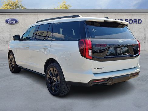 Used 2025 Ford Expedition Platinum w/ Stealth Appearance Package AWD/4WD image 4