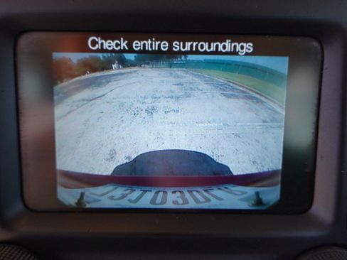 Used 2015 Jeep Renegade Latitude w/ Popular Equipment Group FWD image 13