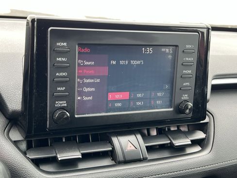 Used 2019 Toyota RAV4 LE image 18