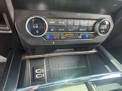 Used 2019 Ford Expedition Limited w/ Equipment Group 301A RWD image 26