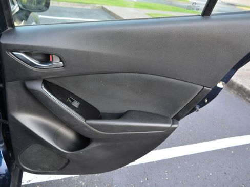 Used 2017 MAZDA MAZDA3 Sport FWD image 16