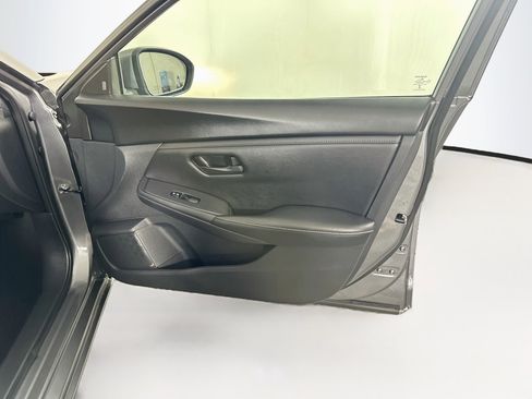 Used 2024 Nissan Sentra S FWD image 30