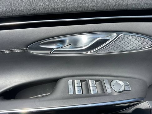 Used 2025 Genesis GV70 2.5T AWD/4WD image 12