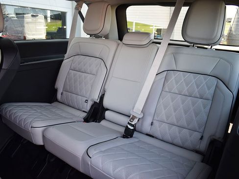 Used 2025 Lincoln Navigator L Black Label w/ Black Label Special Edition AWD/4WD image 7