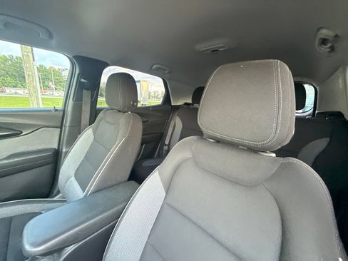 Used 2023 Chevrolet TrailBlazer LT FWD image 9