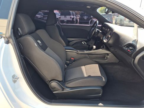Used 2022 Dodge Challenger R/T Scat Pack w/ Driver Convenience Group RWD image 32