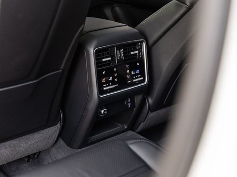 Certified 2023 Porsche Cayenne S AWD/4WD image 38