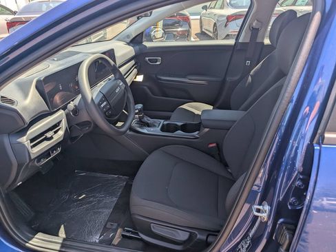 New 2026 Kia K4 FWD image 13
