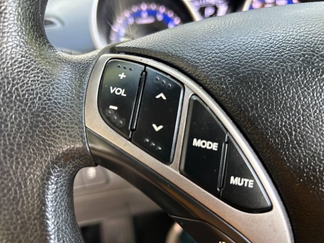 Used 2013 Hyundai Elantra GLS w/ Preferred Pkg FWD image 17