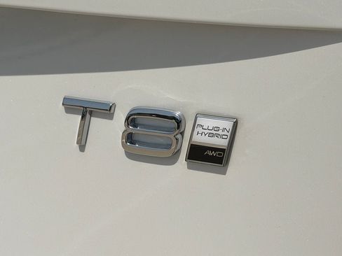 New 2026 Volvo XC90 T8 Core w/ Protection Package Premier AWD/4WD image 9